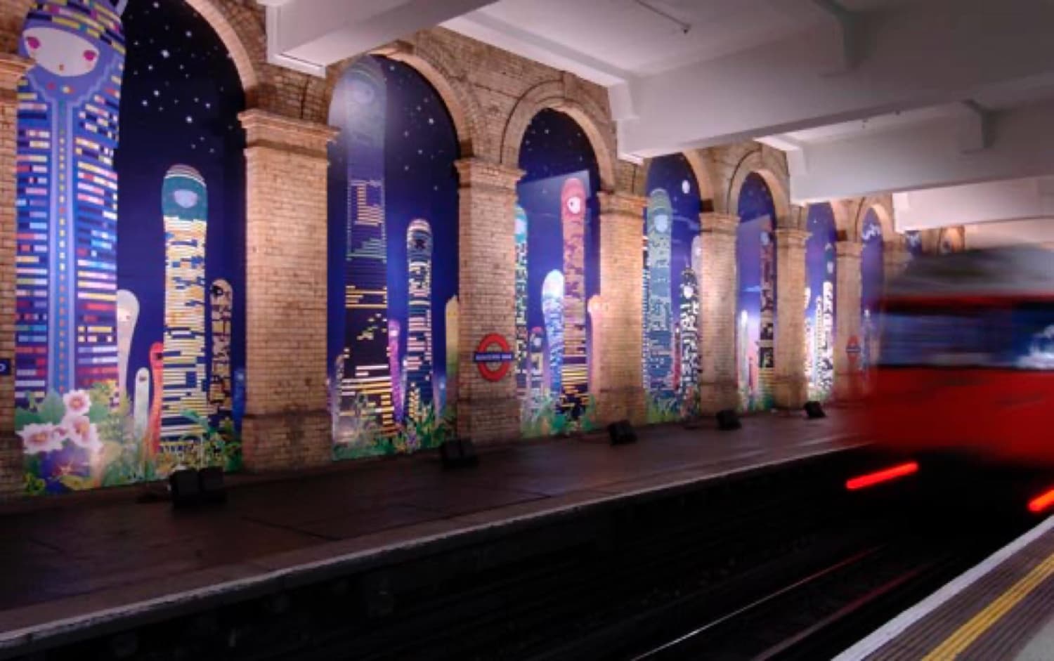 Platform for Art:City Glow, Mountain Whisper, Gloucester Road, Gloucester Station (London, England), 2006